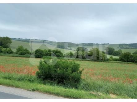 Soubor pozemků v kú Klobouky u Brna, 32 km východně od Brna | Prodej - pozemek pro bydlení, 5 343 m²