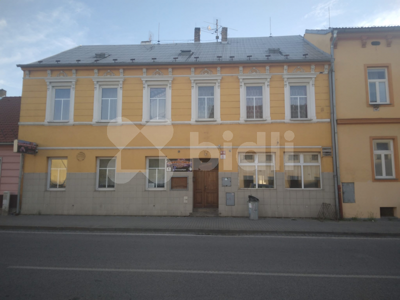 Pronájem restaurace, baru a sálu, 202 m2 na Novohradské ulici