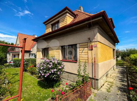 Prodej rodinného domu 196 m2, pozemek 995 m2, garáž, Praha 6 - Nebušice | Prodej - dům/vila, 196 m²