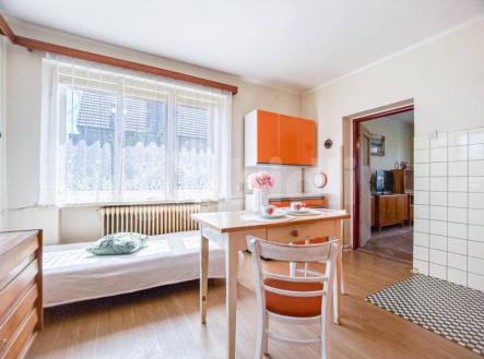 Prodej rodinného domu 196 m2, pozemek 995 m2, garáž, Praha 6 - Nebušice | Prodej - dům/vila, 196 m²