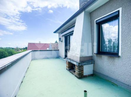 Prodej vícegeneračního domu 7+2 s krásnou zahradou v obci Podluhy | Prodej - dům/vila, 230 m²