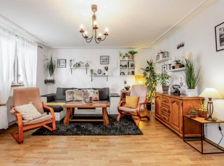 Prodej dvougeneračního rodinného domu v Hůrách u Českých Budějovic | Prodej - dům/vila, 170 m²