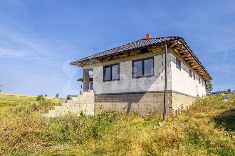 Prodej pozemku s rodinným domem 140m&#178;  ve Vranicích