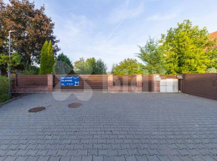 Prodej stavební pozemek 462.m2 | Prodej - dům/vila, 150 m²