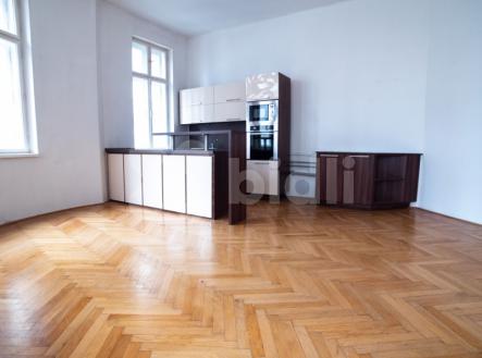 Pronájem prostorného bytu s balkónem v centru Ostravy, ul. Vojanova | Pronájem bytu, 2+1, 102 m²