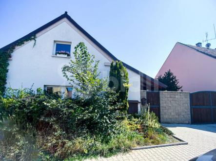 Exkluzivní prodej rodinný dům 6+1, pozemek 750 m2, Lužná | Prodej - dům/vila, 165 m²