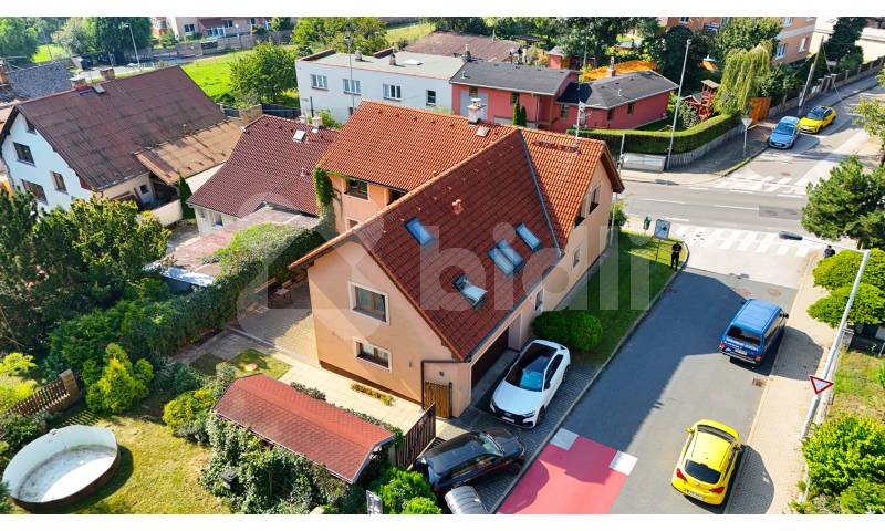 Prodej rodinného domu (288 m&#178;) v Horních Počernicích