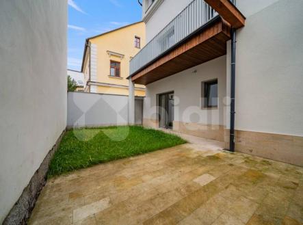 Pronájem bytu 2+1 56m2 se vstupem na zahradu Dvůr Králové ul. Tylova | Pronájem bytu, 2+1, 59 m²