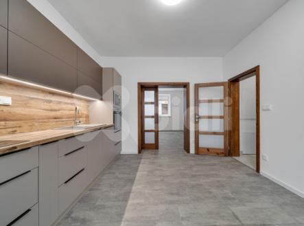 Pronájem bytu 2+1 56m2 se vstupem na zahradu Dvůr Králové ul. Tylova | Pronájem bytu, 2+1, 59 m²