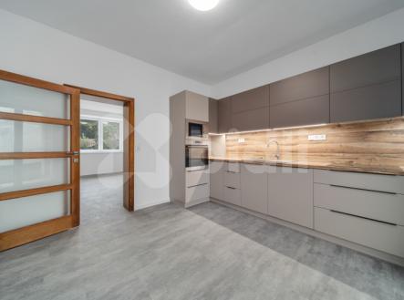 Pronájem bytu 2+1 54m2 se vstupem na zahradu Dvůr Králové ul. Tylova | Pronájem bytu, 2+1, 57 m²