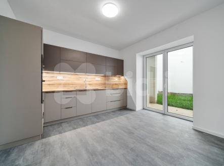 Pronájem bytu 2+1 54m2 se vstupem na zahradu Dvůr Králové ul. Tylova | Pronájem bytu, 2+1, 57 m²