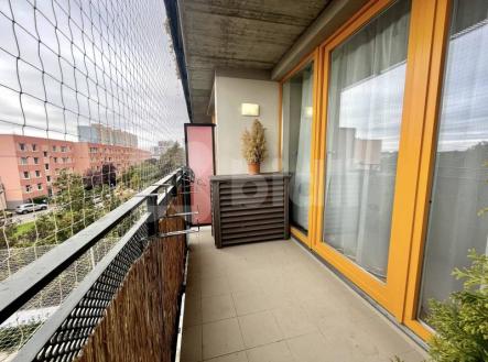 Pronájem bytu 2+KK s garážovým stáním, sklepem, lodžií, Steinerova | Pronájem bytu, 2+kk, 60 m²