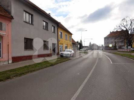 Prodej bývalého řeznictví a uzenářství s navazující stodolou v Sadské | Prodej - pozemek, ostatní, 498 m²