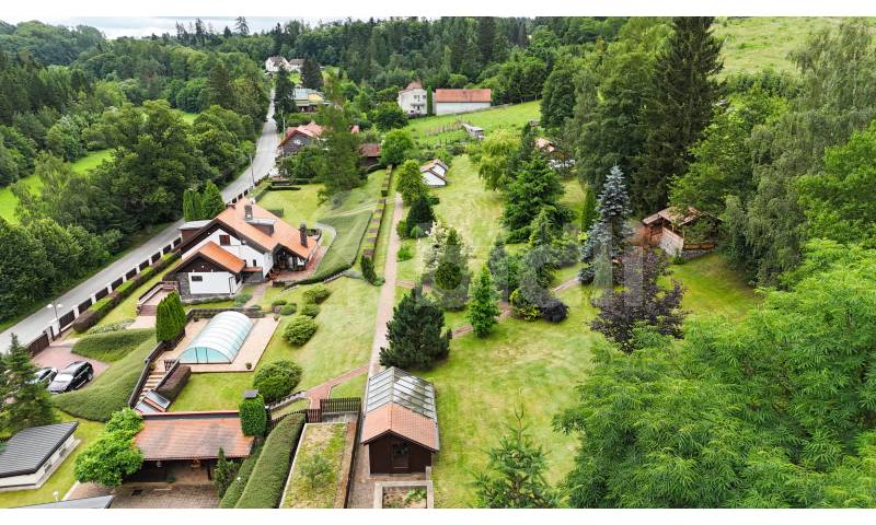 Prodej čtyř stavebních pozemků a rodinného domu 150m2 - Baldovec