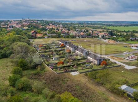 Rodinný dům 4+kk se dvěma koupelnami, pozemek 1017m2, Smečno | Prodej - dům/vila, 139 m²