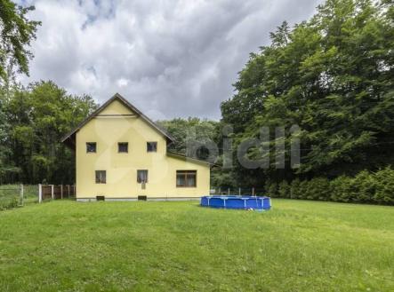 Prodej rodinného domů 360 m2 na velkém pozemku 1687 m2 Tachlovice, Praha-západ | Prodej - dům/vila, 360 m²