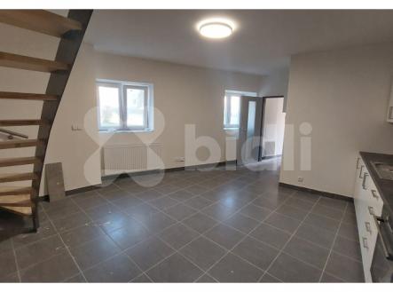 Byt 3+kk se samostatným vchodem. | Pronájem bytu, 3+kk, 68 m²