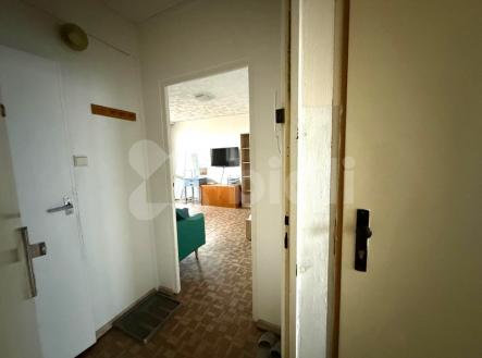 Pronájem zařízeného bytu 1+kk, 33 m2, lodžie, Hurbanova, Praha 4-Krč, M Kačerov | Pronájem bytu, 1+kk, 33 m²