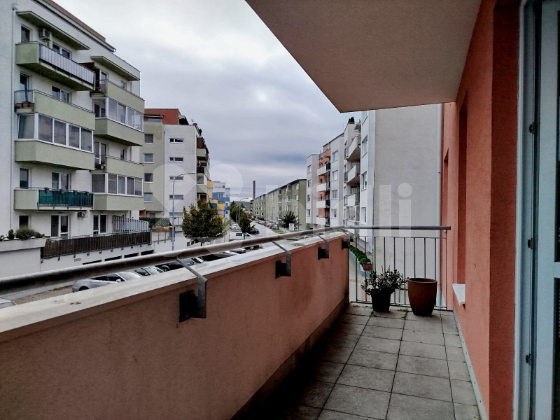 Pronájem novostavby bytu 1+kk 32m2 s balkonem 4m2 - Kamechy, Brno-Žebětín