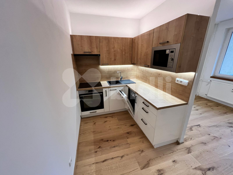 Pronájem bytu 2+KK, 42 m2, ve Velešíně