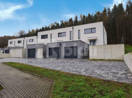 Prodej řadového domu 4+kk,152 m2, pozemek 300 m2,  Hluboká nad Vltavou | Prodej - dům/vila, 149 m²