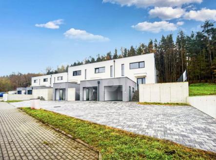 Prodej řadového domu 4+kk,152 m2, pozemek 580 m2,  Hluboká nad Vltavou | Prodej - dům/vila, 142 m²