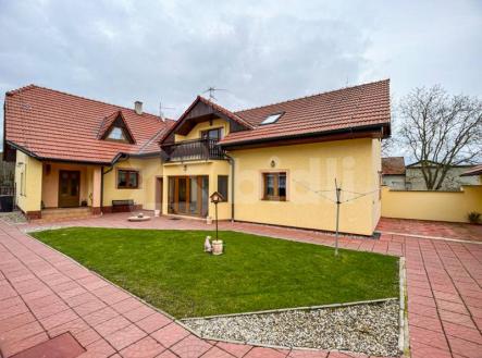 Prodej rodinného dvougeneračního domu 6+2, Červenka u Litovle, Litovel - Červenka, okr.Olomouc | Prodej - dům/vila, 440 m²