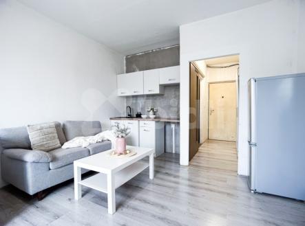 Prosej útulné garsonky 24 m&#178; na Novodvorské | Prodej bytu, garsoniéra, 24 m²