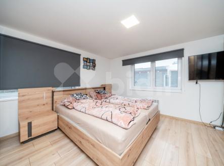 Pronájem bytu 3+1 s terasou v rodinném domě v Horní Lhotě | Pronájem bytu, 3+1, 92 m²