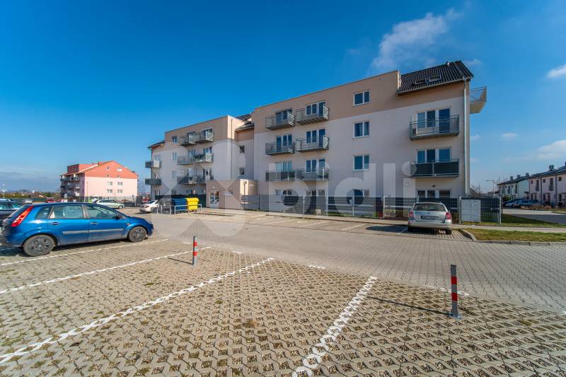 Pronájem bytu 2kk / B, 52 m2 / 4 m2, Chýně