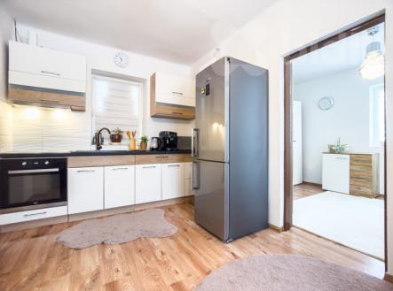 Prodej rodinného domu v obci Kvasiny s pozemkem 1045m2 !!! ZLEVNĚNO !!! | Prodej - dům/vila, 68 m²