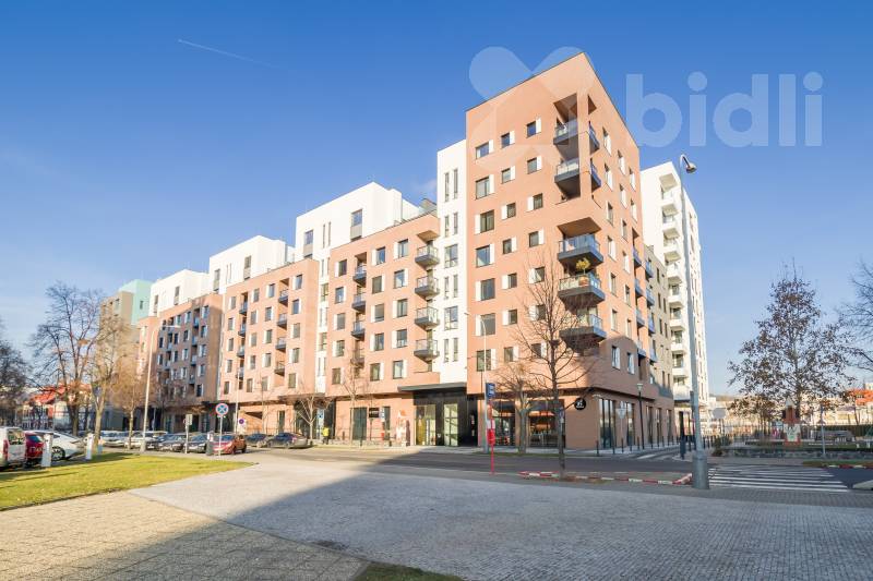 Luxusní byt 3+kk, dvě garáže, balkon, terasa, sklep, Prague Marina Nova