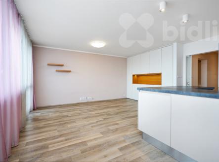 Nabízím prostorný, vzdušný byt 3kk/L, 76 m2 / 7 m2 v klidné lokalitě Chodova | Pronájem bytu, 3+kk, 83 m²