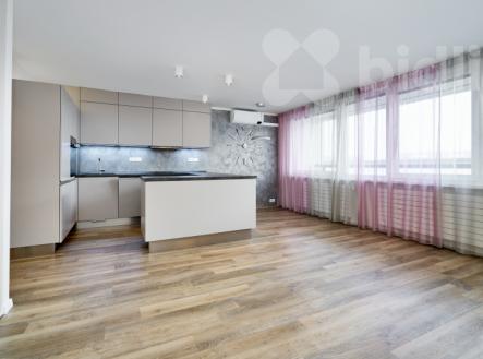 Nabízím prostorný, vzdušný byt 3kk/L, 76 m2 / 7 m2 v klidné lokalitě Chodova | Pronájem bytu, 3+kk, 83 m²