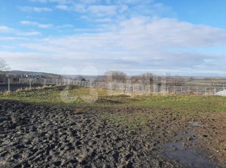 Stavební pozemek (691m2) s dechberoucím výhledem, Pchery, okr. Slaný | Prodej - pozemek pro bydlení, 691 m²