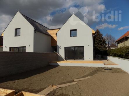 Prodej 4+kk, UP 107 m2, zahrada 229 m2, Praha 9-Běchovice | Prodej - dům/vila, 107 m²