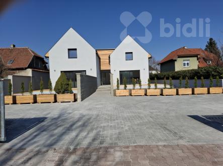 Prodej 4+kk, UP 107 m2, zahrada 229 m2, Praha 9-Běchovice | Prodej - dům/vila, 107 m²