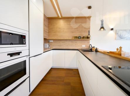 Prodej bytu 3+kk, 120 m2, zahrada 205 m2, garáž, parkovací stání, Zlín | Prodej bytu, 3+kk, 120 m²