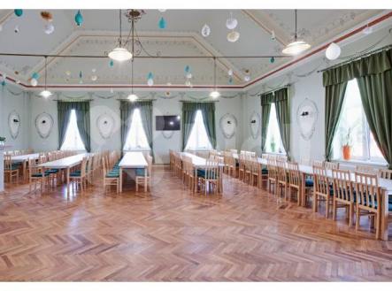 Prodej rodinného domu s venkovním posezením, obchodem, sálem, vinárnou, bytem 4+1, Javorník | Prodej - komerční objekt, jiný, 344 m²