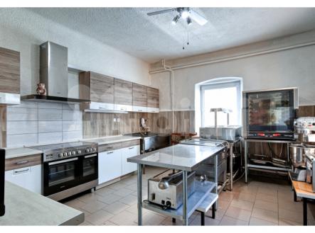 Prodej rodinného domu s venkovním posezením, obchodem, sálem, vinárnou, bytem 4+1, Javorník | Prodej - komerční objekt, jiný, 344 m²