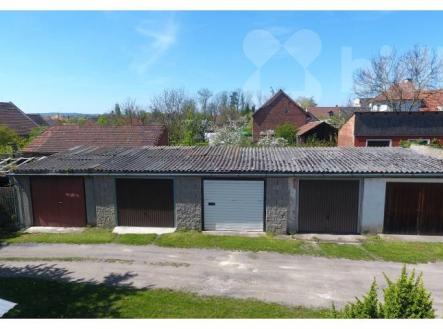 Prodej garáže, 19 m2, OV, Kněževes, ul. Štrosova | Prodej - malý objekt/garáž