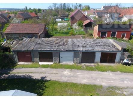 Prodej garáže, 19 m2, OV, Kněževes, ul. Štrosova | Prodej - malý objekt/garáž