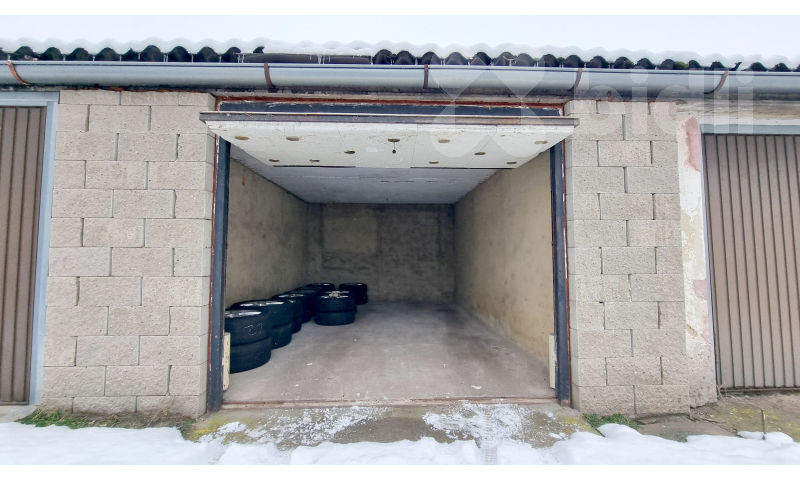 Prodej garáže, 19 m2, OV, Kněževes, ul. Štrosova