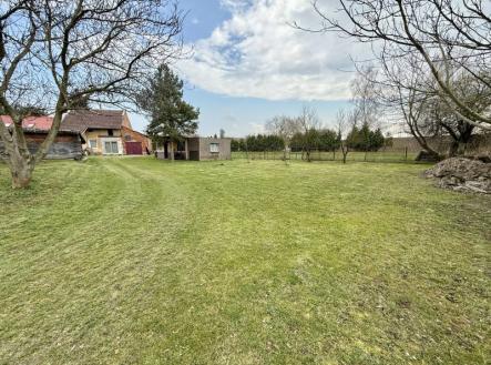 Nemovitost s velkým pozemkem 2696 m2, Chrášťany, Hulín | Prodej - dům/vila, 100 m²