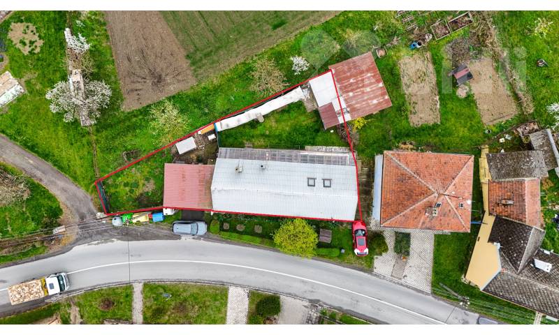Exkluzivní prodej rodinného domu v obci Chvalov Lísky.