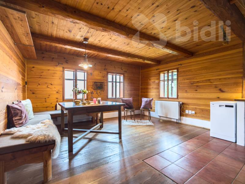 Poloroubenka 121 m2, pozemek 4485 m2 s možností výstavby