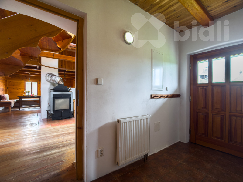 Poloroubenka 121 m2, pozemek 4485 m2 s možností výstavby