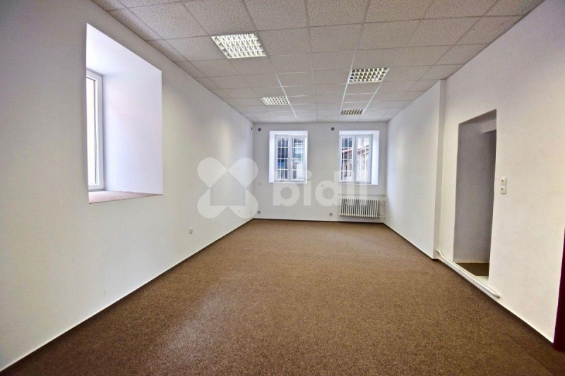 Pronájem, Obchodní prostor, 142m2, Hlinsko, Poděbradovo náměstí