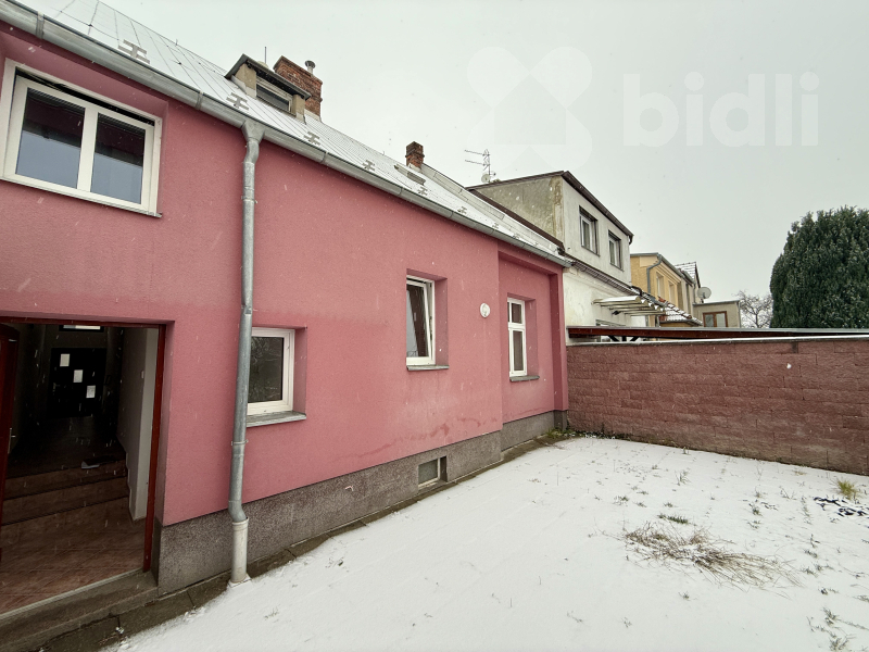 Rodinný dům 4+1, se zahrádkou, Olomouc - Hodolany