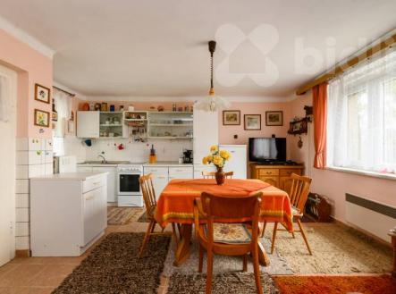 Prodej rodinného domu 117m2 s pozemkem 2993m2 | Prodej - dům/vila, 105 m²